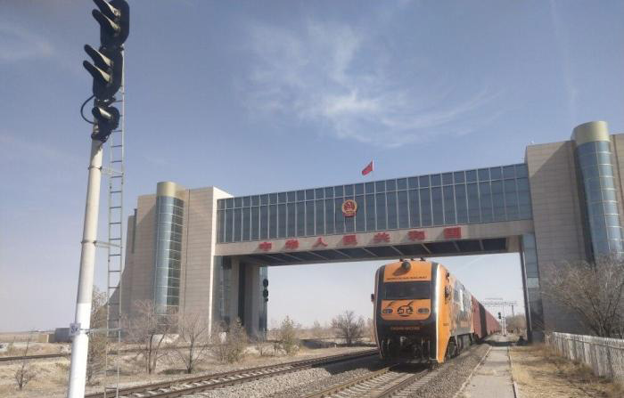 For the first time, Chinese railway freight cars go abroad with the "wheel-changing" method