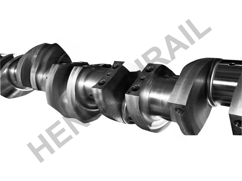 Crankshaft for locomotive engine