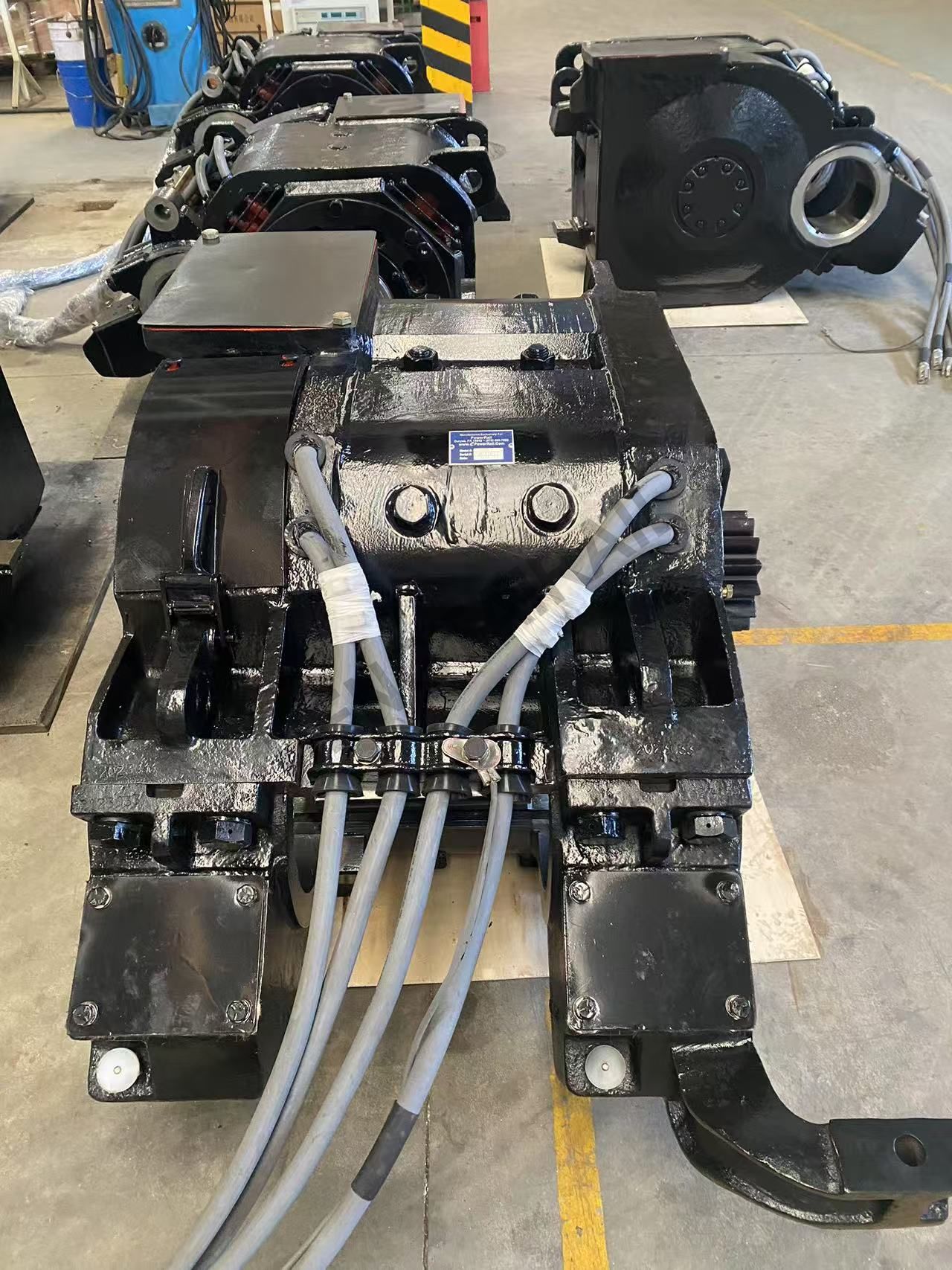 Train Locomotive Forced Ventilation ZQDR250A23 Railway Traction Motor